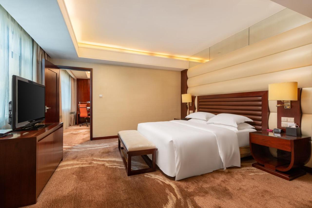 Crowne Plaza Foshan By Ihg - Canton Fair Free Shuttle Bus Exterior foto