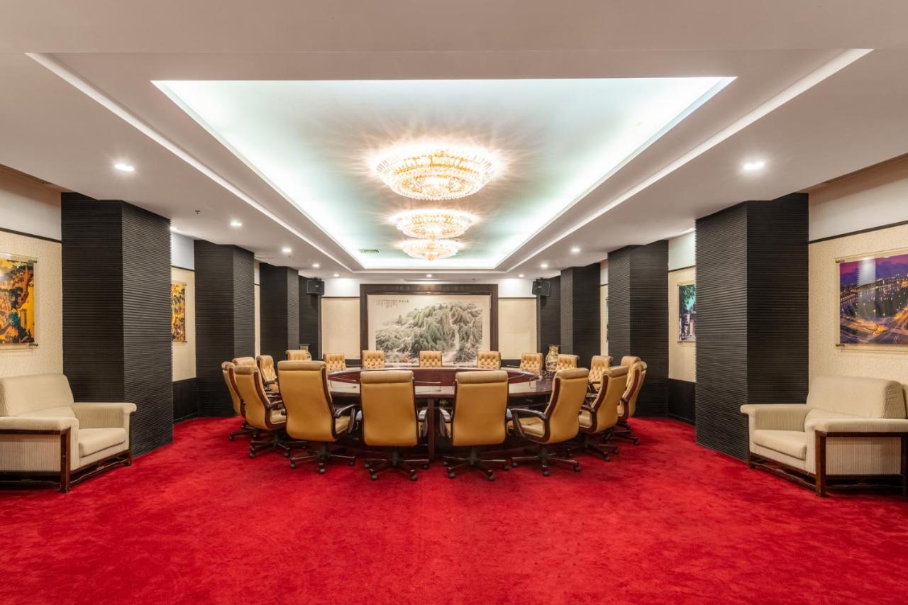 Crowne Plaza Foshan By Ihg - Canton Fair Free Shuttle Bus Exterior foto